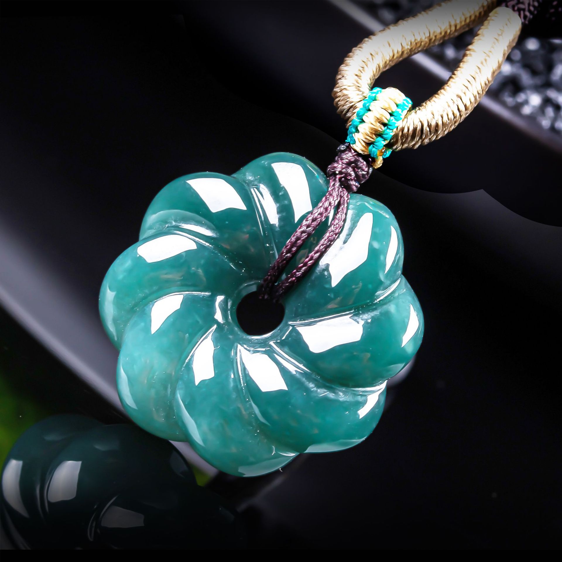 Jewelry & Watches Bench - จี้สร้อยคอหยกพม่าแท้รูปดอกไม้ เครื่องประดับอัญมณี เครื่องรางนำโชค เครื่องประดับแฟชั่น หยกแท้ ของขวัญหรูหราสำหรับผู้หญิง